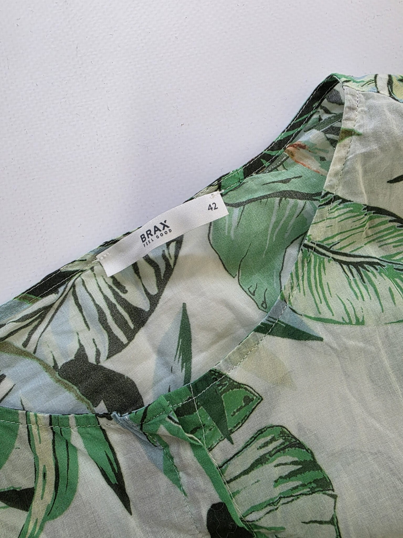 Set premium: tropikalna bluzka, jeansy i sweter rozm. 42