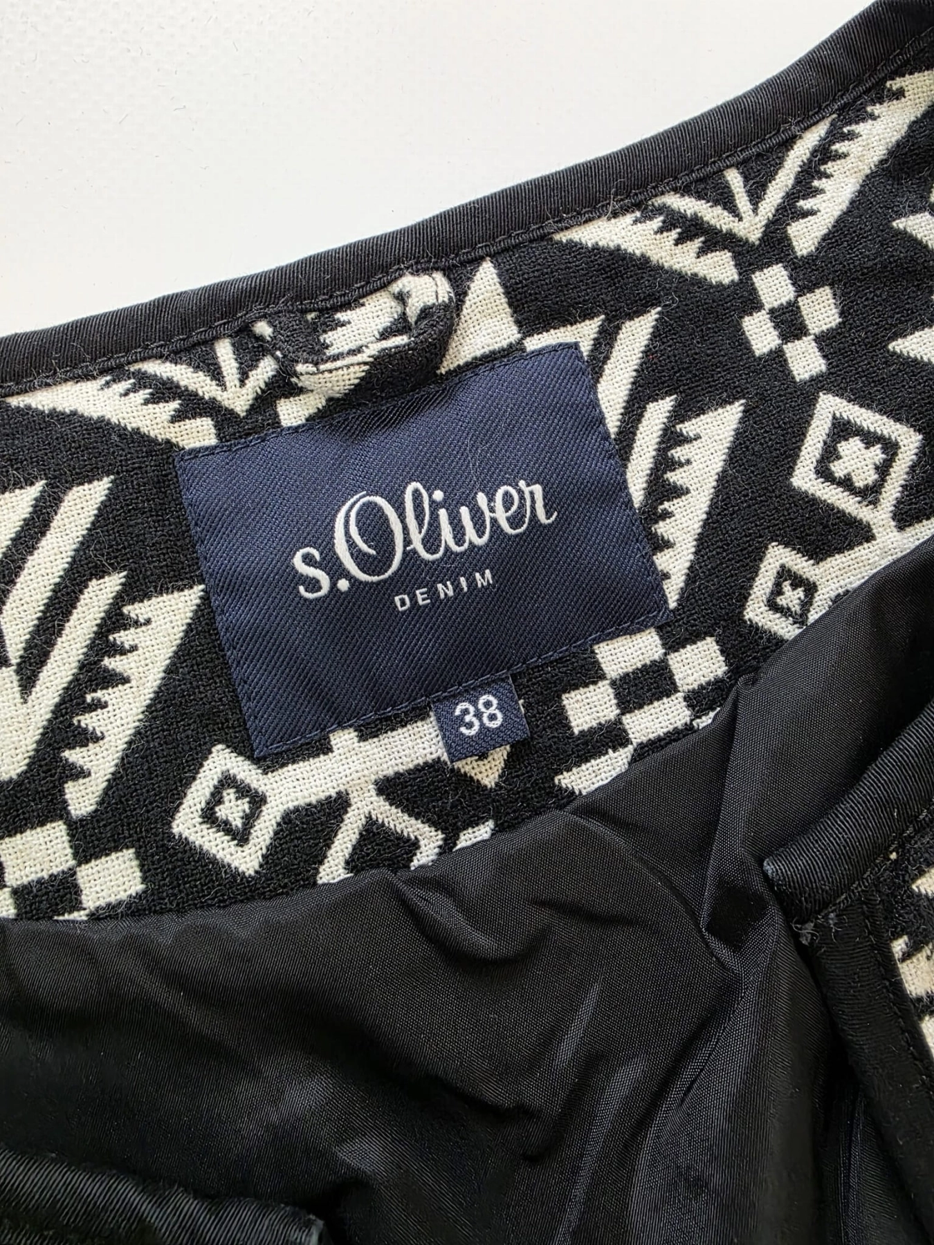 Komplet premium: żakiet s.Oliver, spódnica Ivo Nikkolo oraz t-shirt GAP
