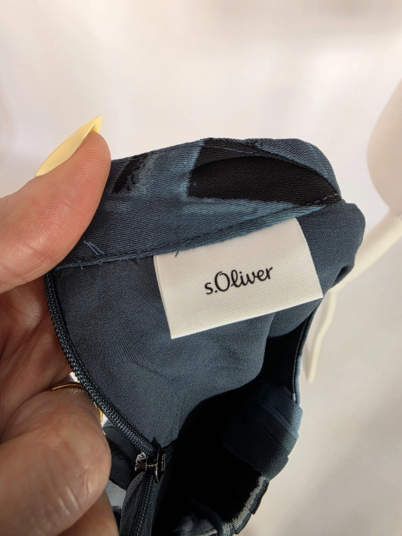 Elegancka sukienka midi w błękitną kratę s.Oliver