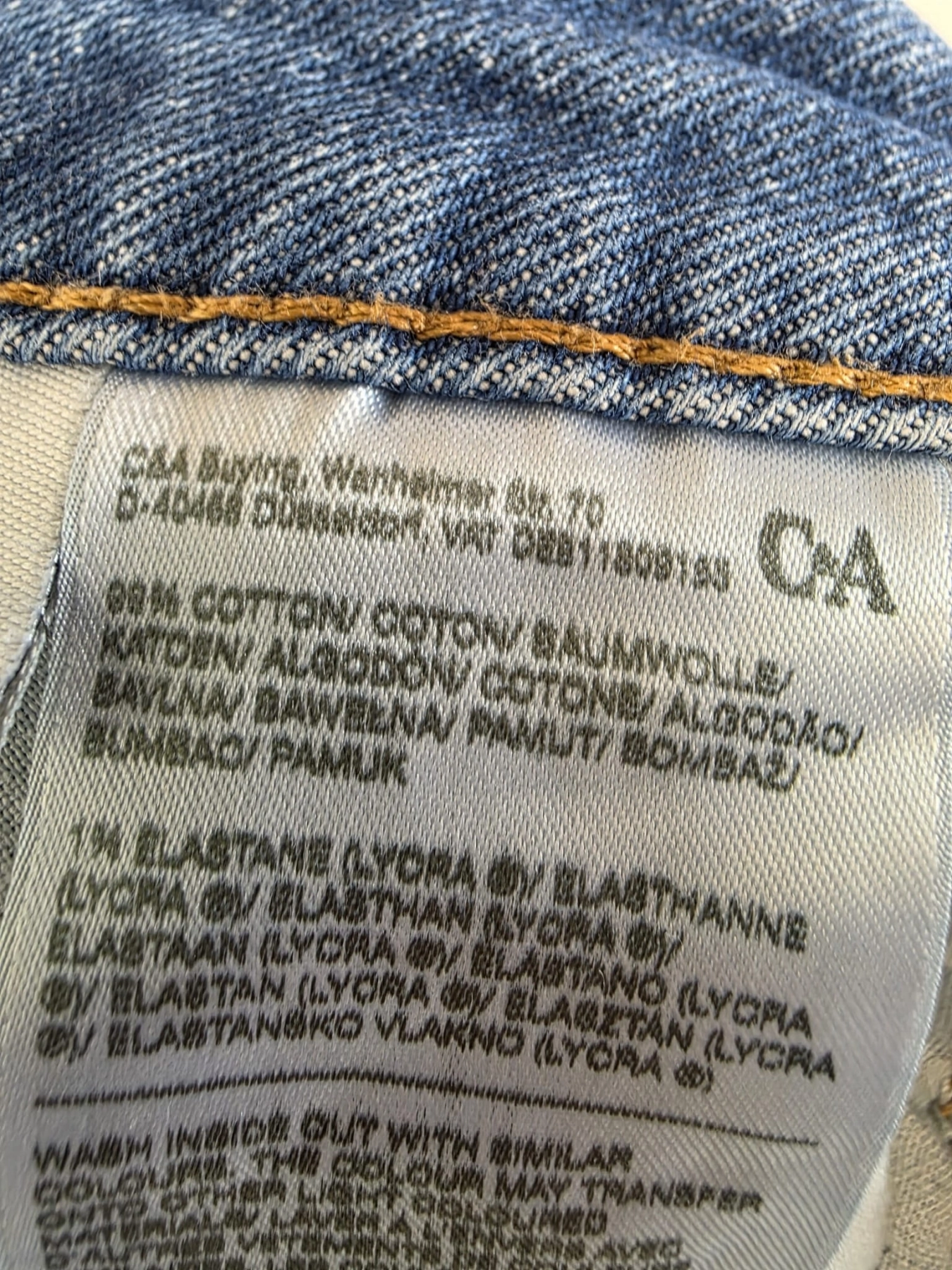 Wiosenna, lekka stylizacja: romantyczna koszula w kwiaty i jeansy rozm. 46