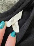Kompletna stylizacja: moherowy sweter, t-shirt i dżinsy