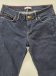Granatowe jeansy z bawełny organicznej Tommy Hilfiger (rozm. 30/32)
