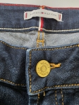 Granatowe jeansy z bawełny organicznej Tommy Hilfiger (rozm. 30/32)