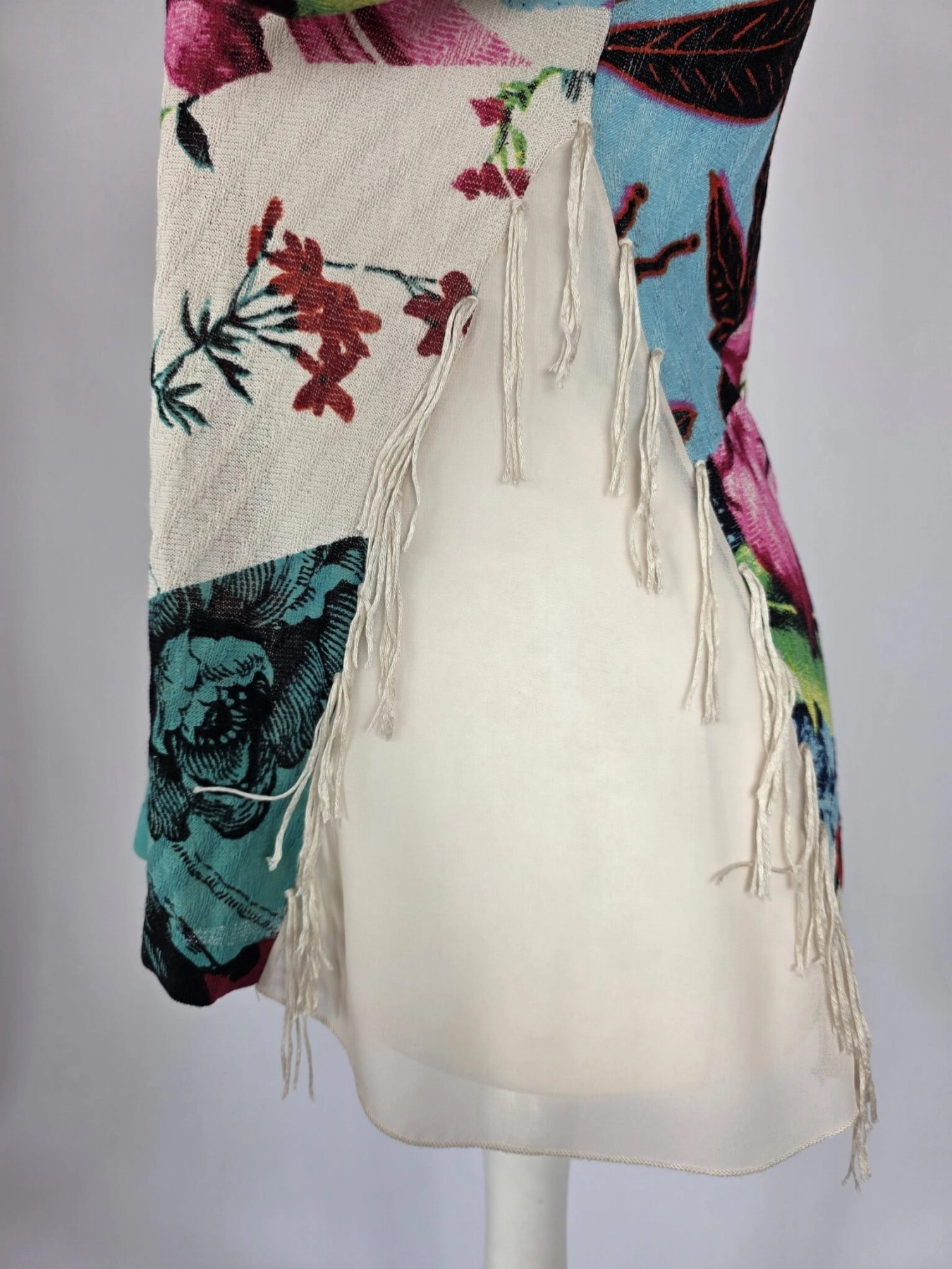 Designerska, kolorowa bluzka Desigual z motywem kwiatowym