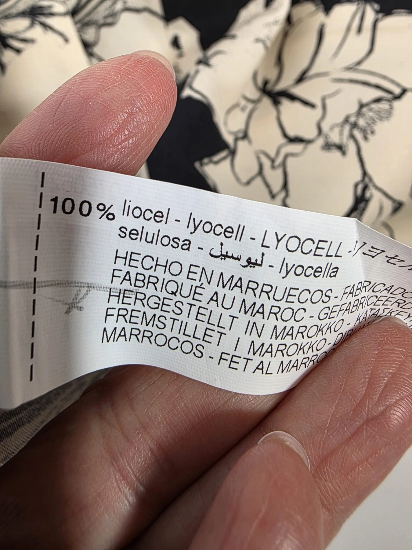 Stylowa, piękna beżowa sukienka w czarne kwiaty ZARA.jpg