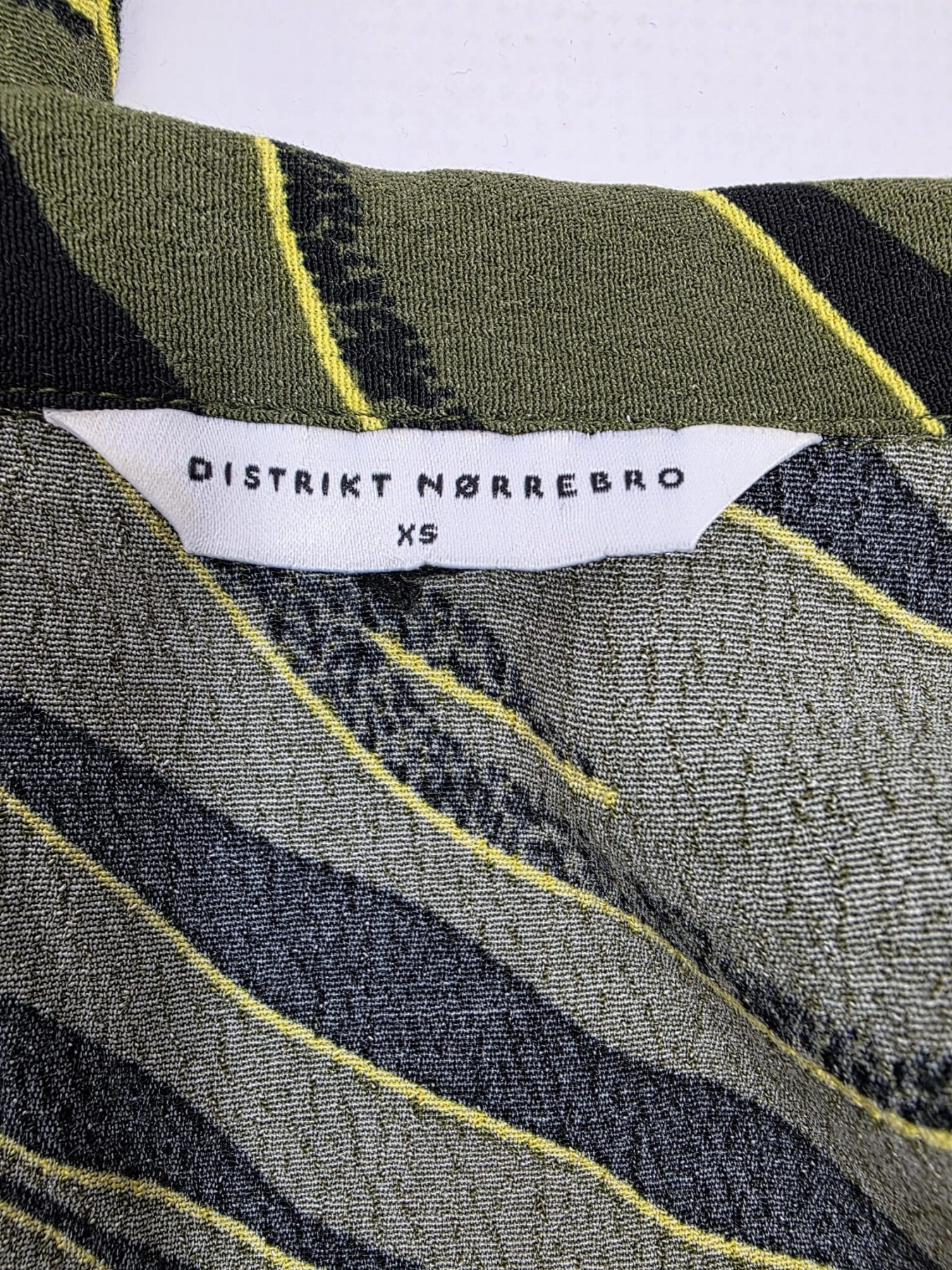 Wiskozowa koszula Distrikt Nørrebro w zwierzęcy wzór