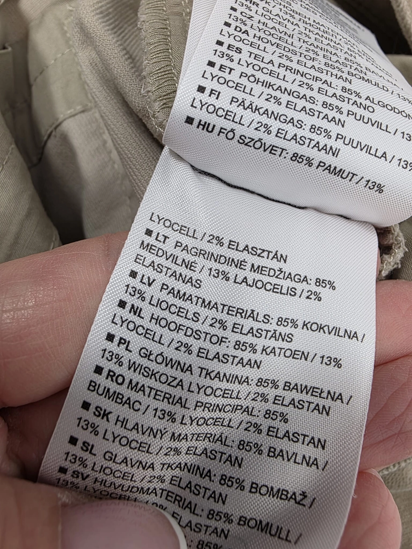 Stylowy set: sztruksy Marc O'Polo, bluzka w paski Samsøe &amp; Samsøe oraz czerwona katana COMMA